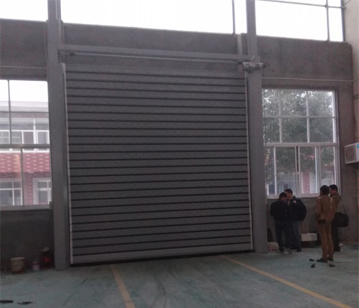 硬质卷帘门